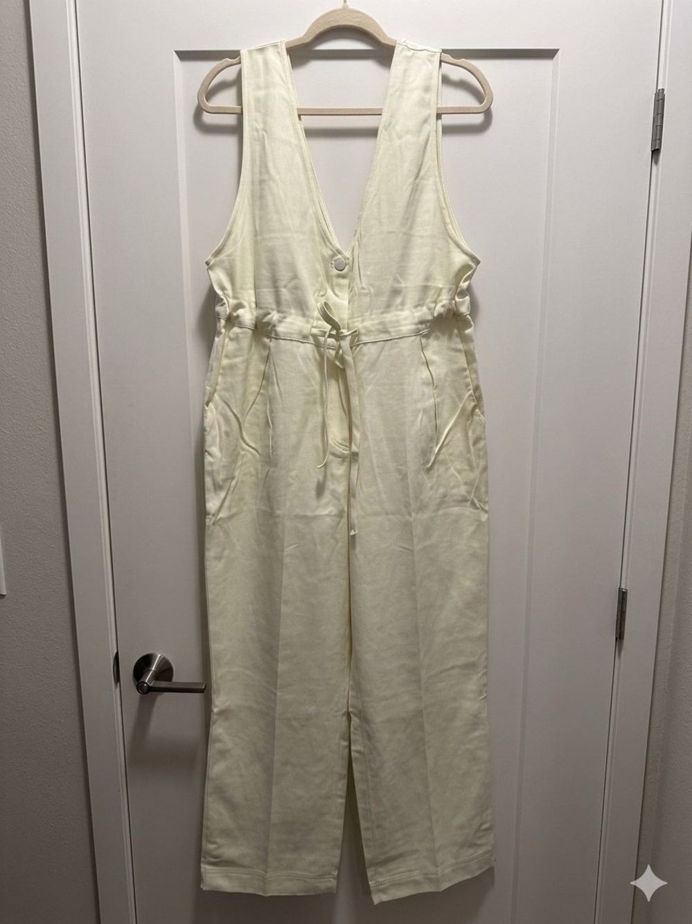 🆕 Double Zero Cream Sleeveless V-Neck Wide Leg Jumpsuit w Cinch  Waist. L. NWOT🔥